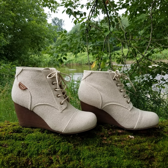 NWT 🎉Host Pick🎉 Chelsee Girl Brand Cream Wedges - Picture 4 of 12